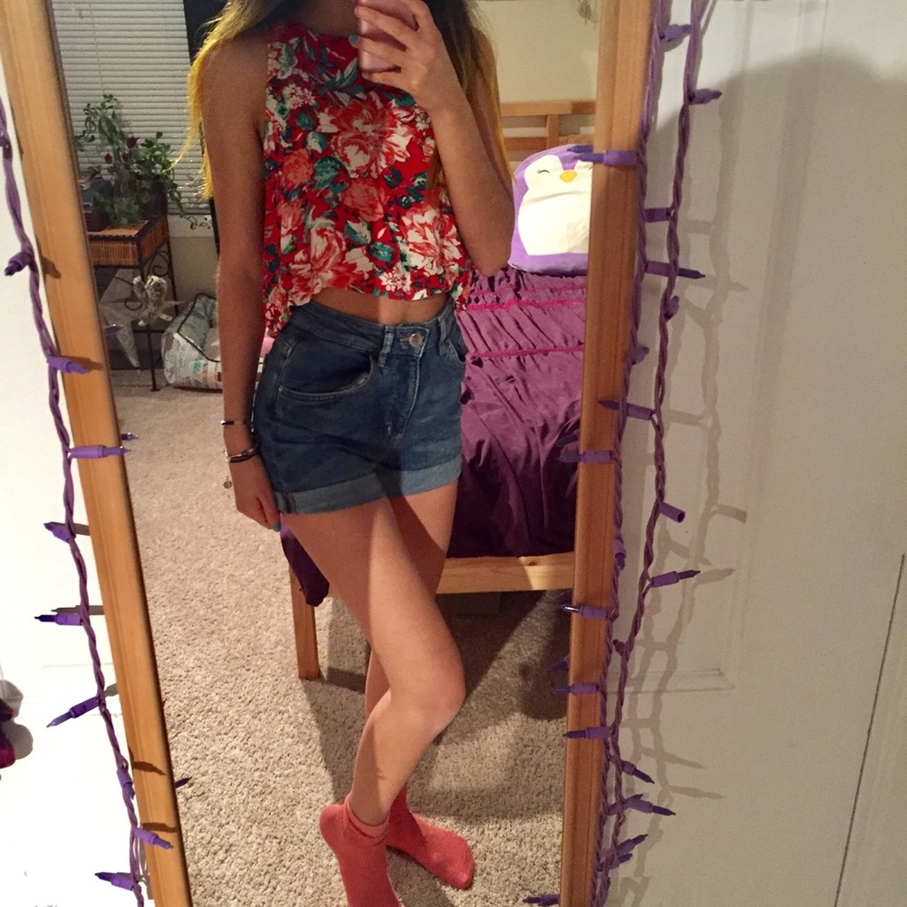 F⭐️4 for $30 ⭐️floral flowy hot pink crop top